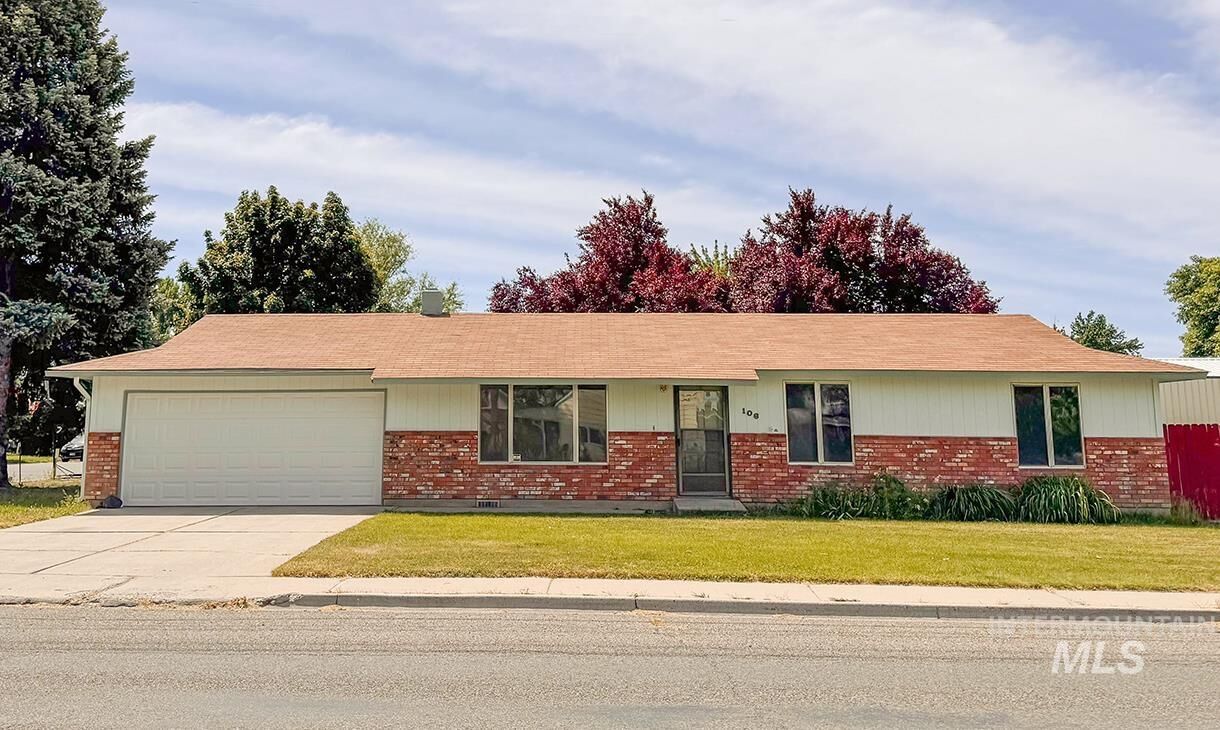 Property Photo: 106 NE 16th ID 83619