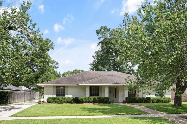 Property Photo:  726 Bromley Dr  LA 70808 
