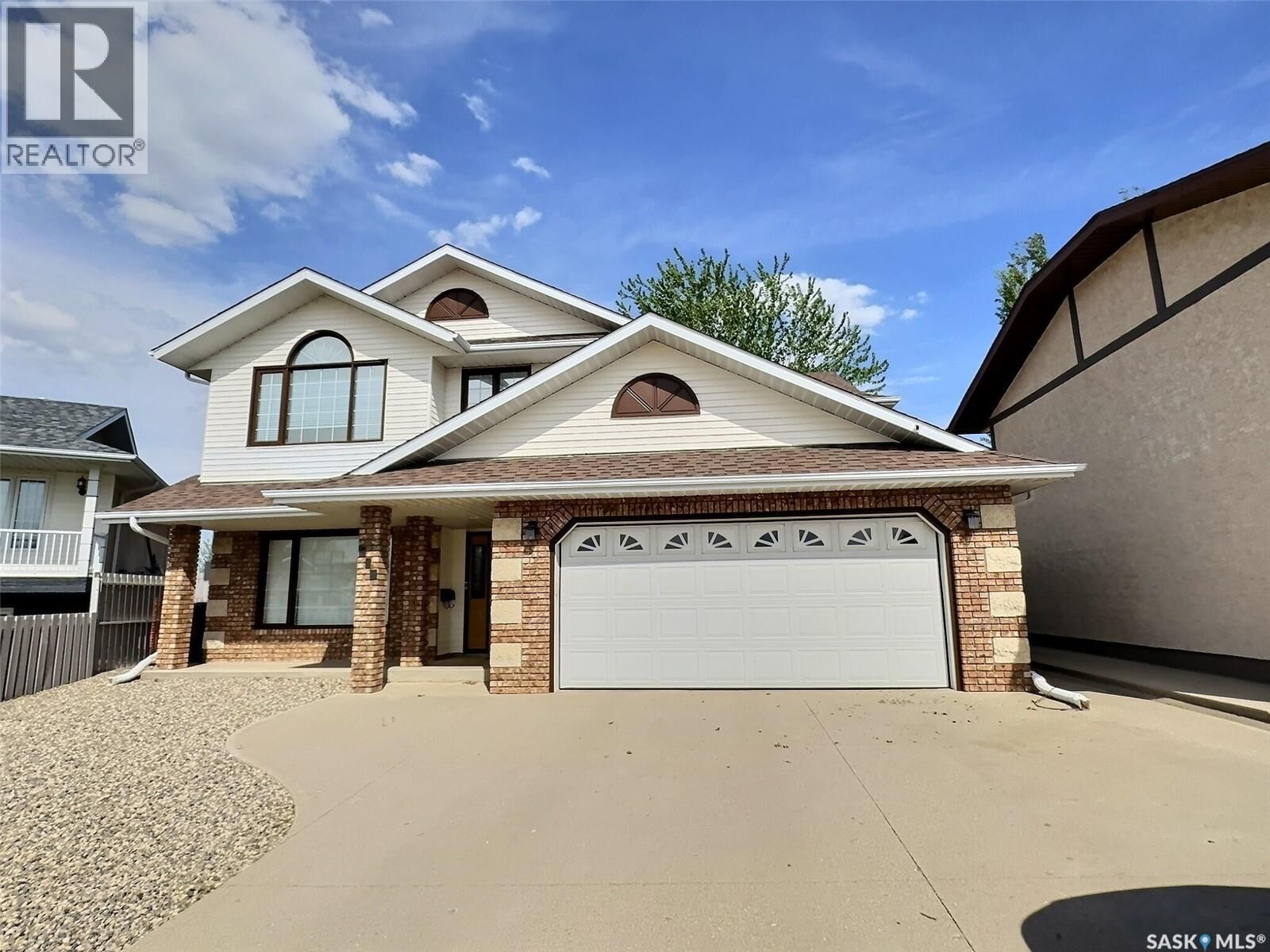 Property Photo: 419 Clasky Drive SK S4A 2P2
