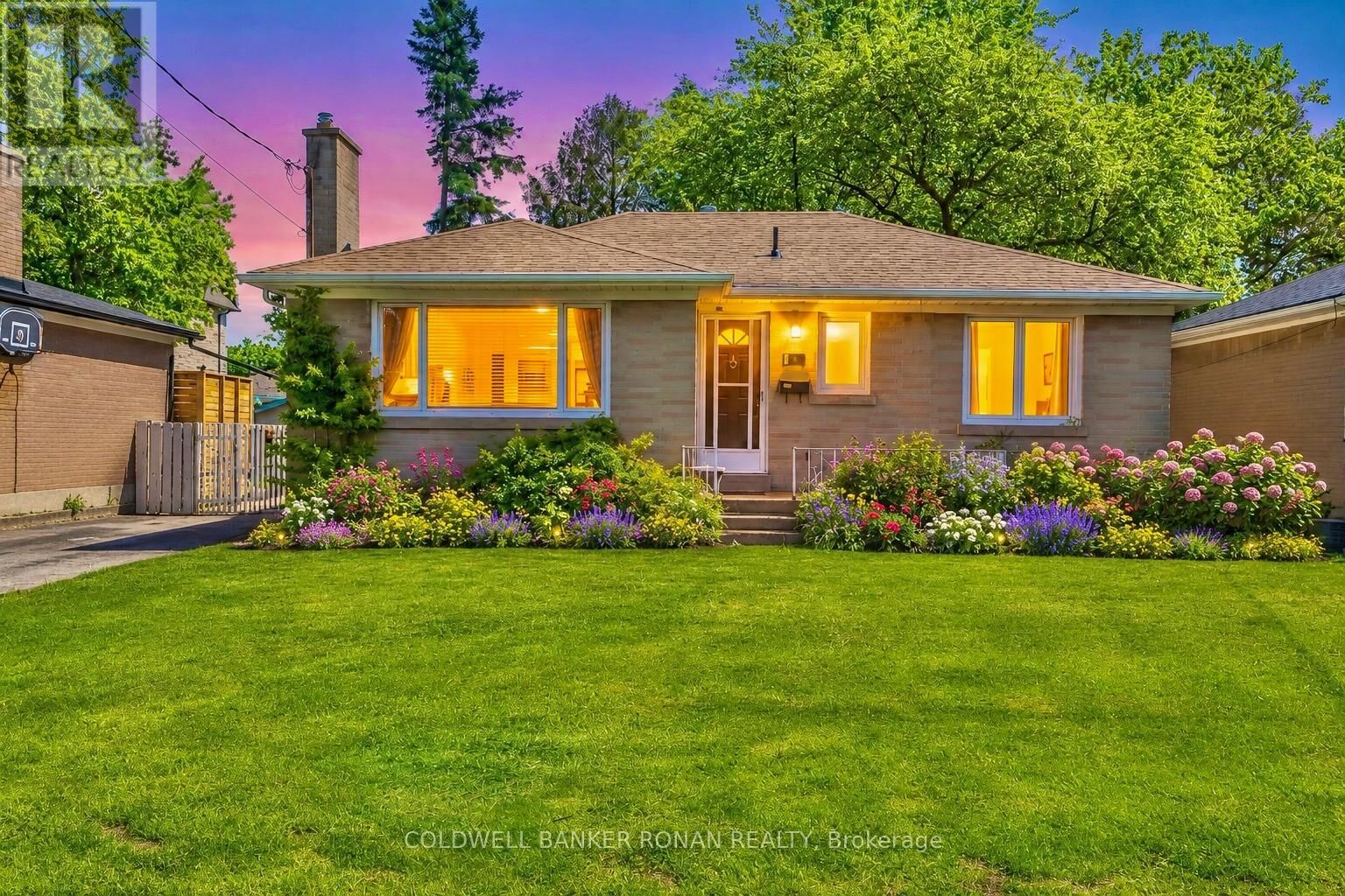 Property Photo:  48 Cartier Crescent  ON L4C 2N2 