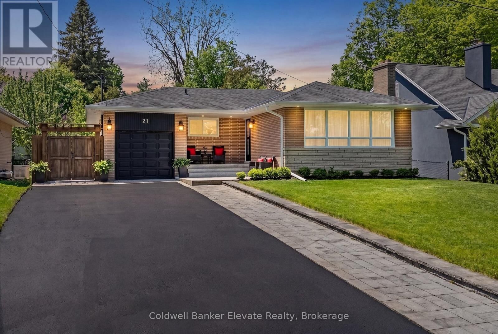 Property Photo:  21 Market Street  ON L7G 3B9 