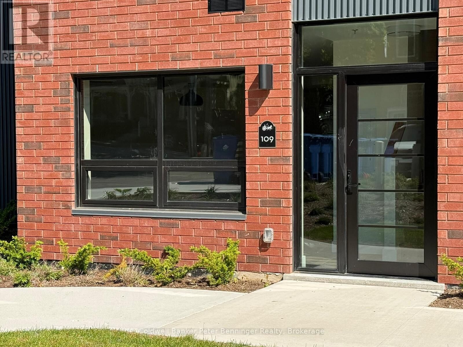 Property Photo:  604 South Queen Street South 109  ON N0G 2N0 