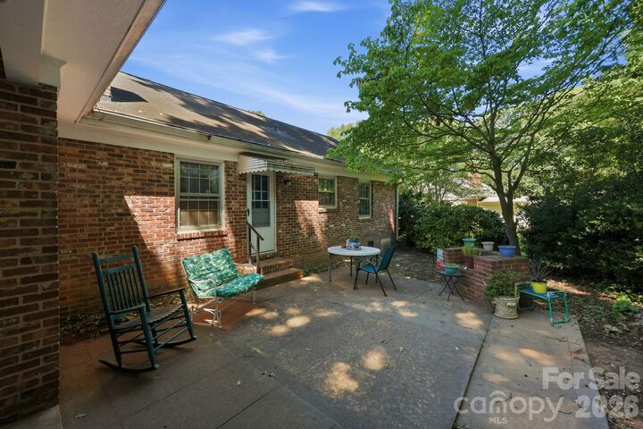Property Photo: 401 White Oaks Drive NC 28147