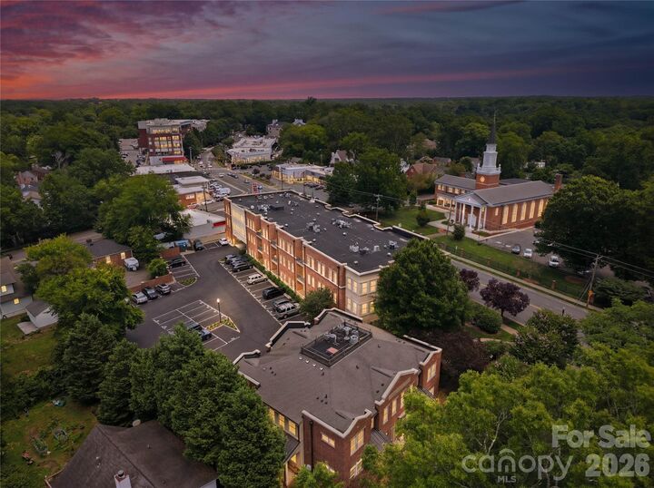 Property Photo:  2946 Selwyn Avenue 112  NC 28209 
