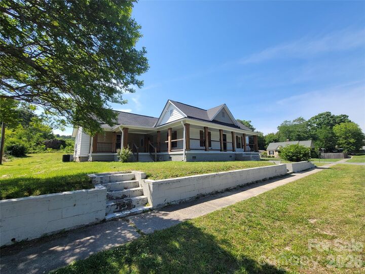 Property Photo: 409 N 12th Street NC 28016