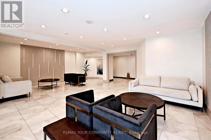 Property Photo: 32 Clarissa Drive 620 ON L4C 9R7