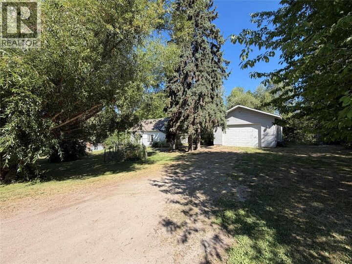 Property Photo: 2370 Lakeshore Road Northeast BC V1E 3X9