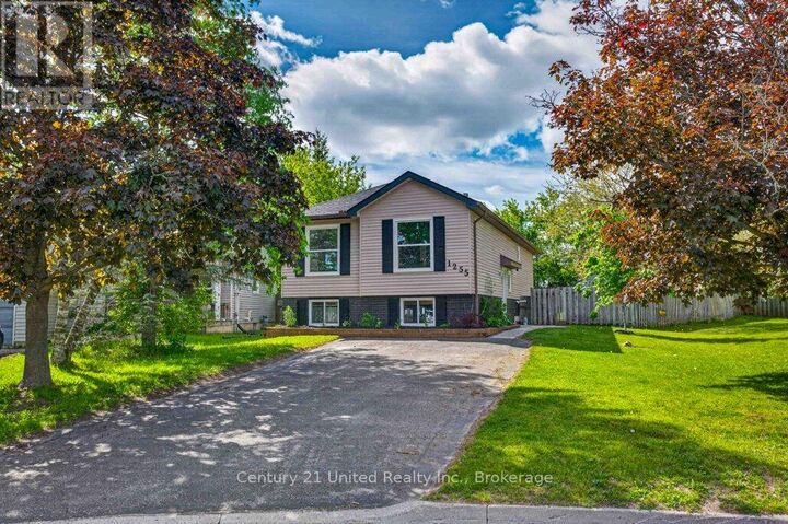 Property Photo: 1255 Huntington Circle ON K9K 2B4