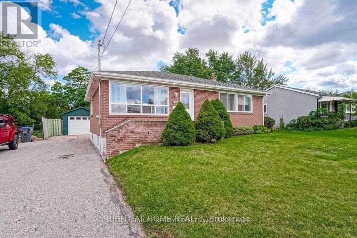 Property Photo: 82 Vista Boulevard Basement ON L5M 1V7