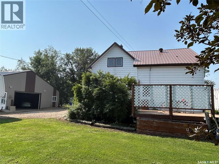 Property Photo:  301 Tavistock Avenue  SK S0C 2L0 