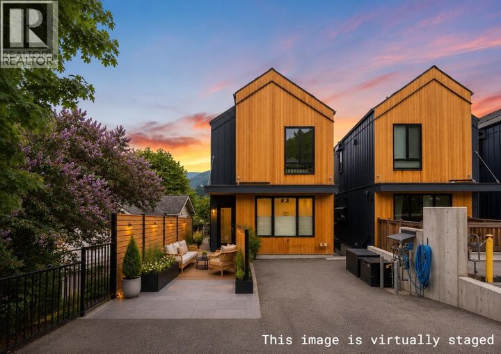 Property Photo: 514 Robson Street B BC V1L 5A7