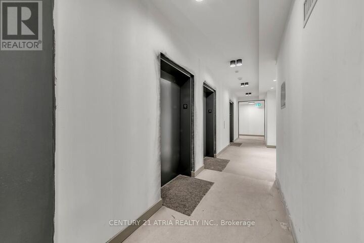 Property Photo: 15 Ellerslie Avenue 1210 ON M2N 0L7