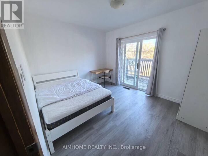 Property Photo: 137A Markham Street 2nd Flr Rm ON M6J 2G4
