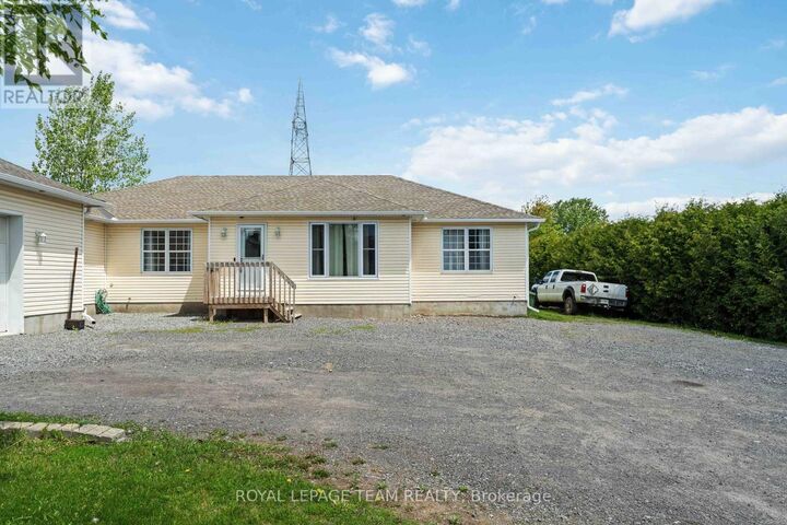Property Photo:  1628 Stanleyfield Crescent  ON K4P 1M7 