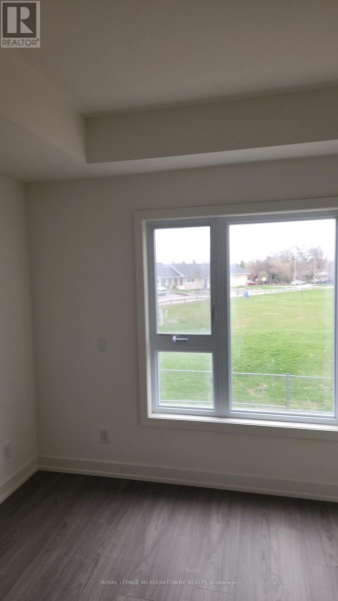 Property Photo:  16 Melbourne Avenue 204A  ON L2P 3J8 