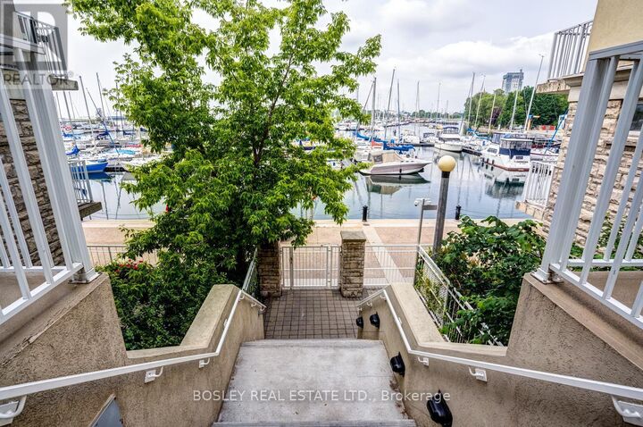 Property Photo:  36 Stadium Road 573  ON M5V 3P4 