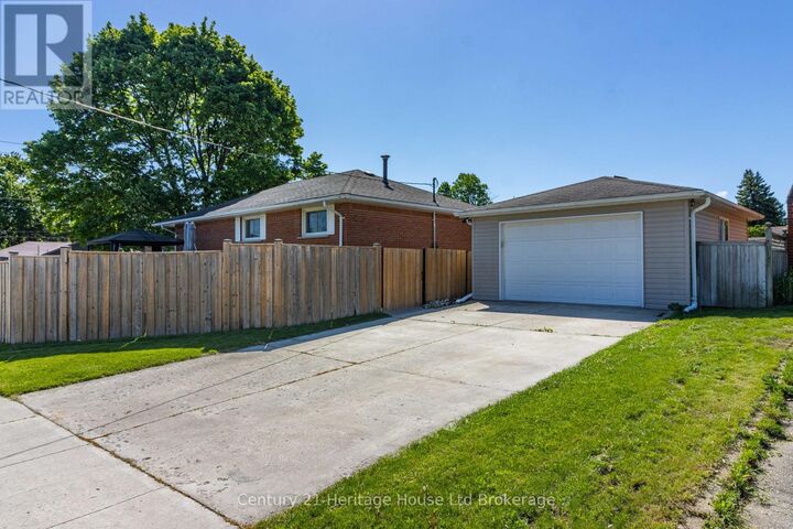 Property Photo:  153 Springbank Avenue North  ON N4S 7P9 