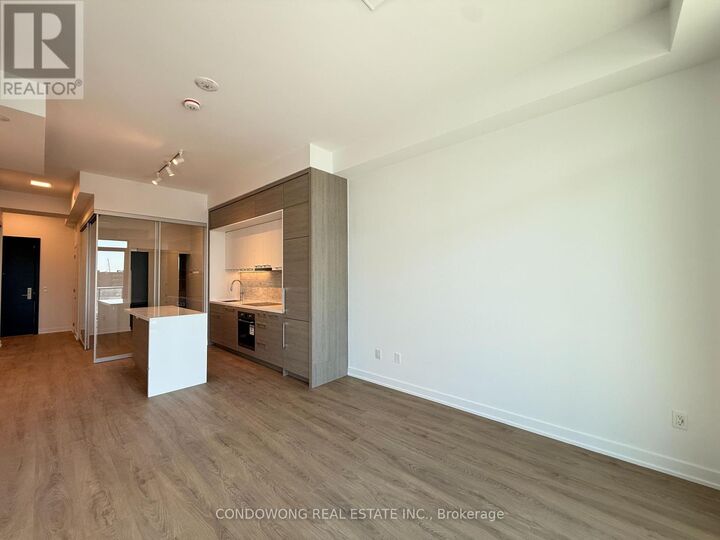 Property Photo:  29 Green Trail Court 212  ON M2K 0J9 
