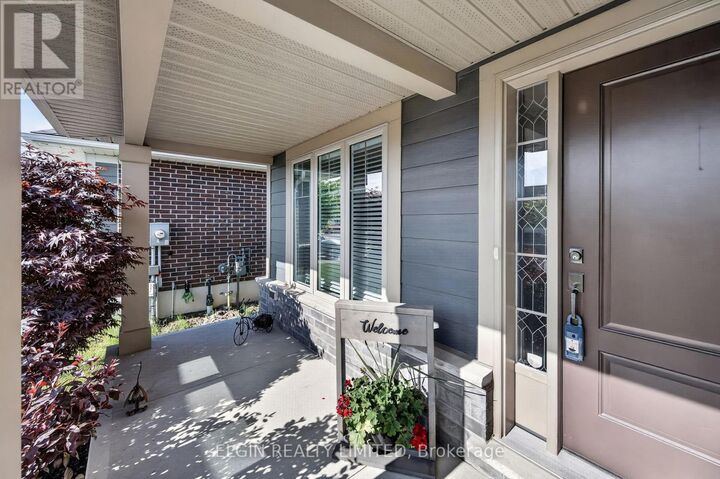 Property Photo:  8 Ashberry Place  ON N5R 0H7 