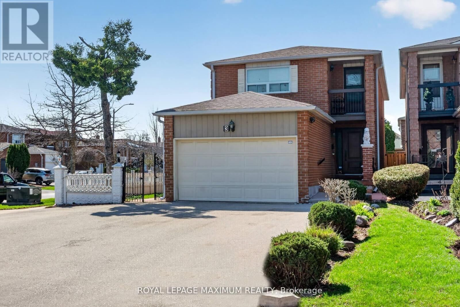 Property Photo:  3 Muzzo Court  ON L4L 3K2 