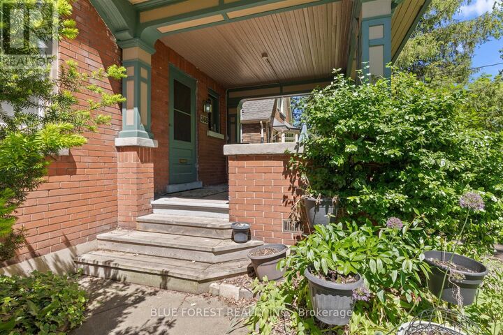 Property Photo:  368 St James Street  ON N6A 1X7 
