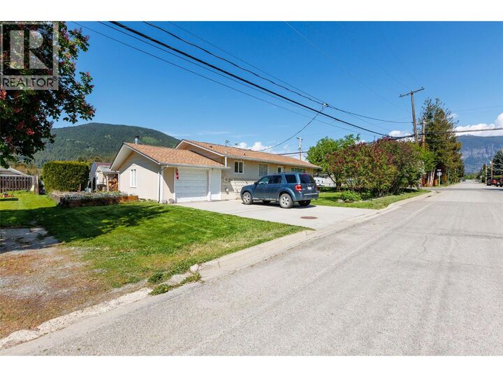 Property Photo: 1924 Ash Street BC V0B 1G5