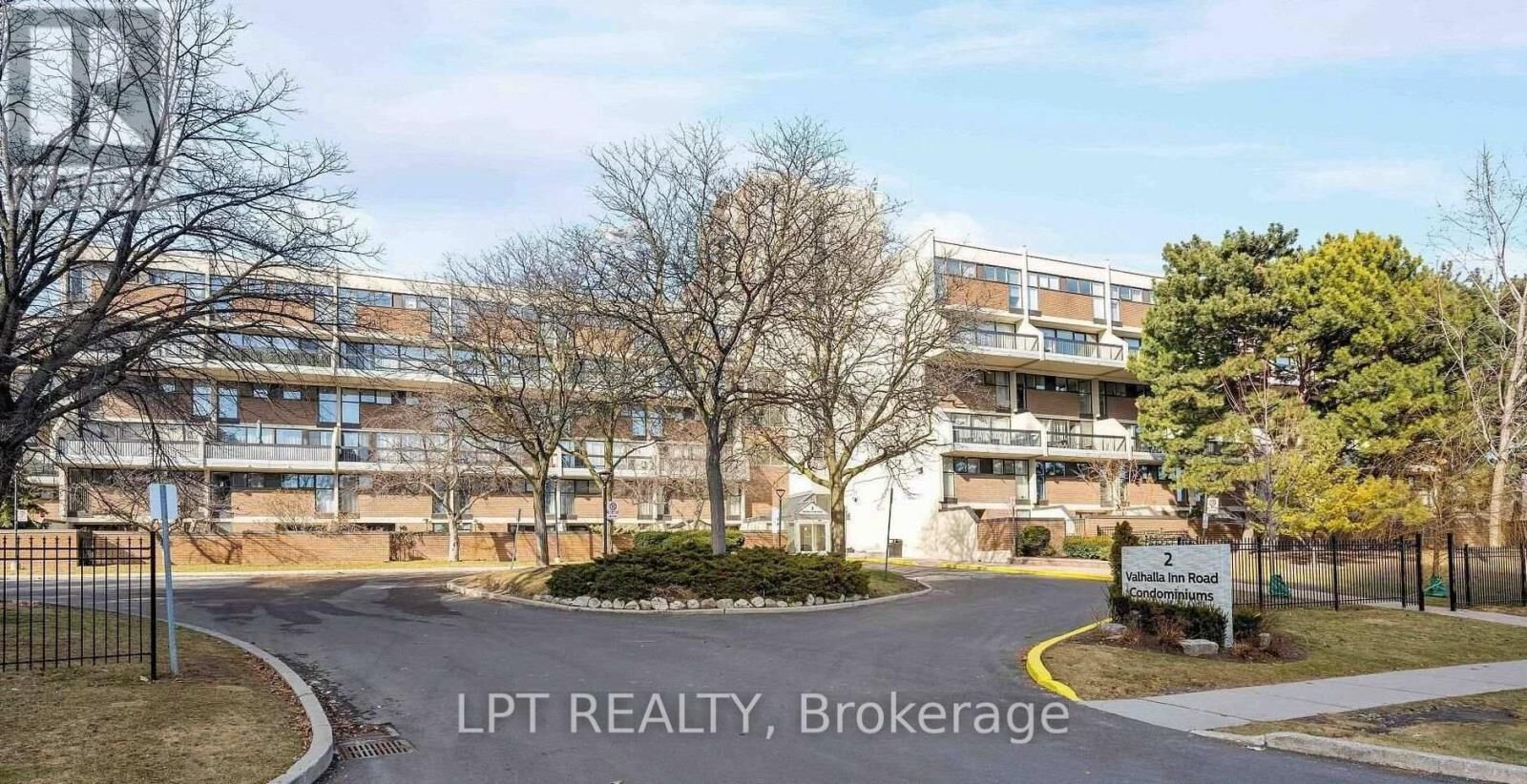 Property Photo: 2 Valhalla Inn Road 332 ON M9B 6C3