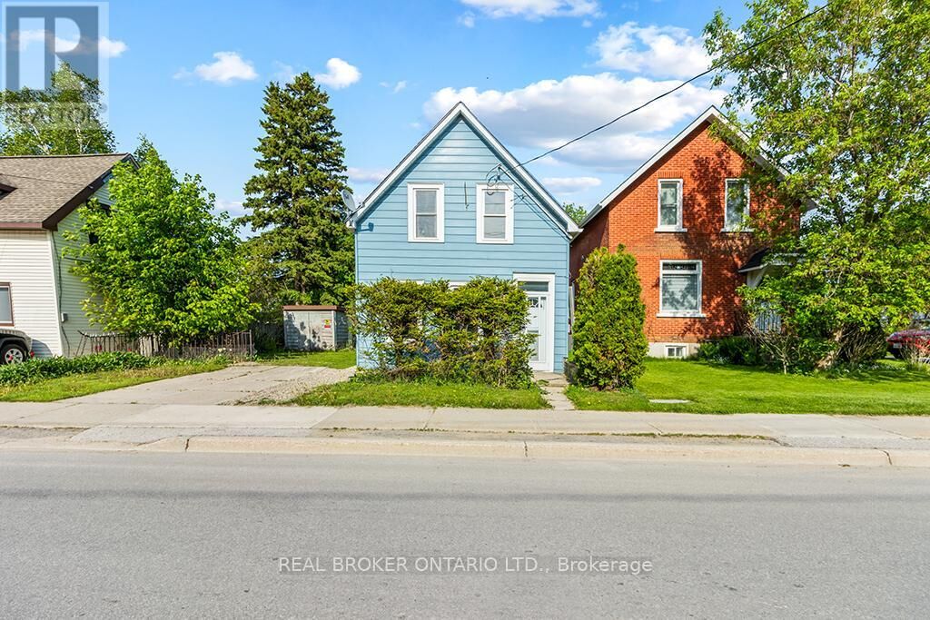 Property Photo:  1323 2nd Avenue West  ON N4K 4N5 