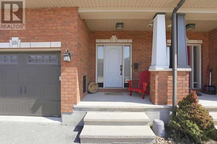 Property Photo:  1036 Marconi Avenue  ON K2W 0C8 