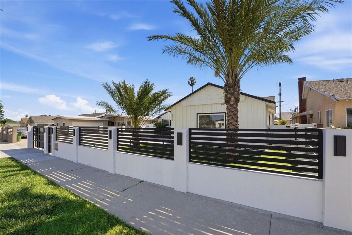 Property Photo:  7737 Bellaire Avenue  CA 91605 
