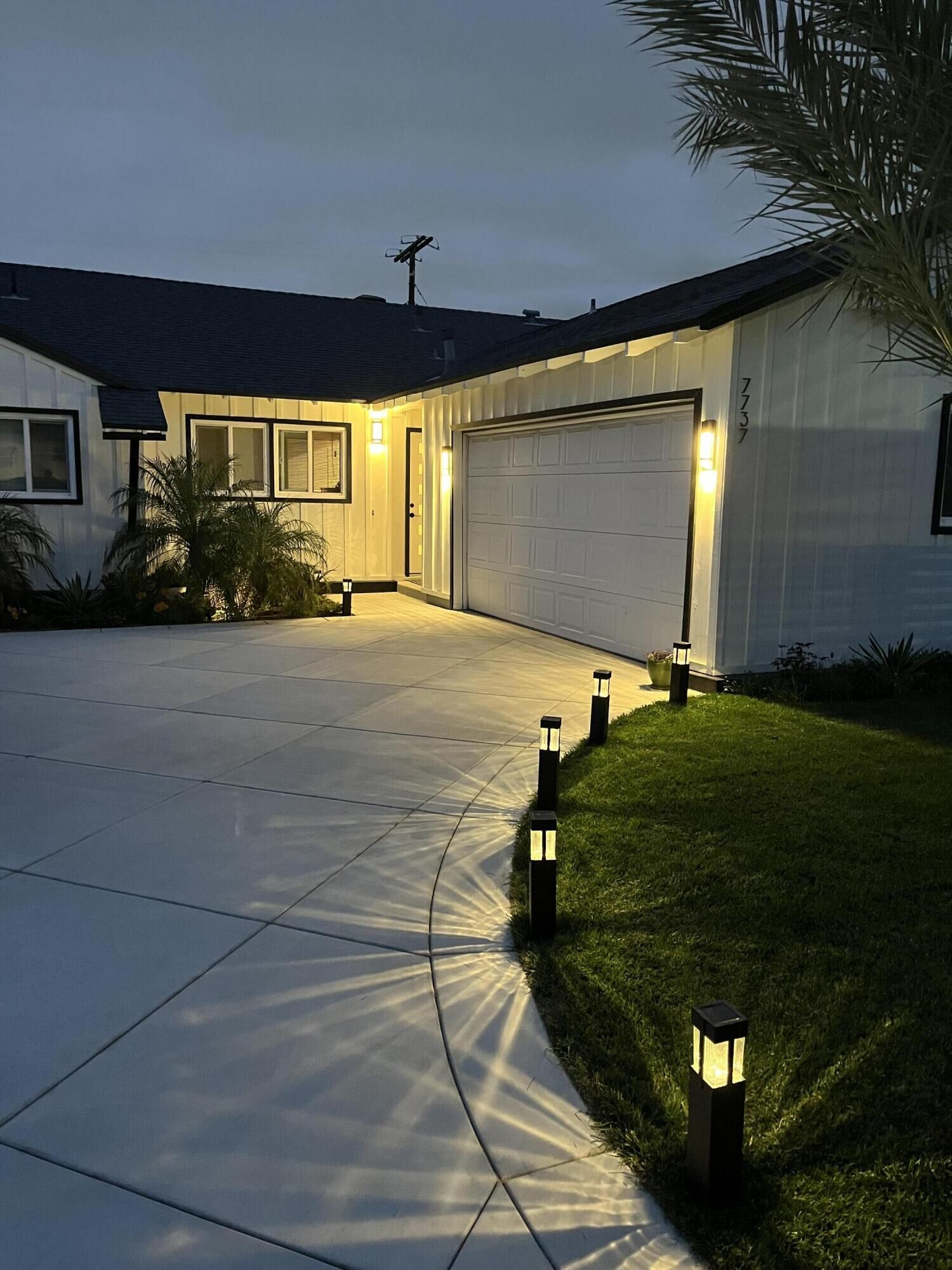 Property Photo:  7737 Bellaire Avenue  CA 91605 