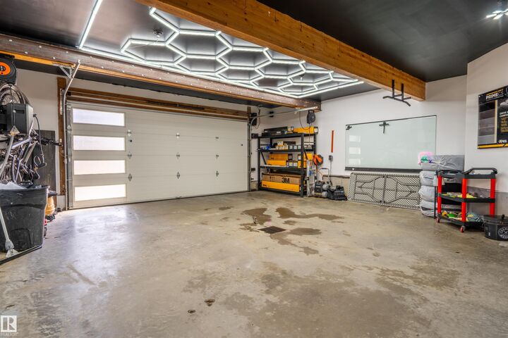 Property Photo: 711 Beach Avenue AB T9M 1K7