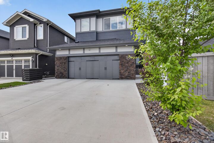 52 Aberdeen Crescent — photo 1