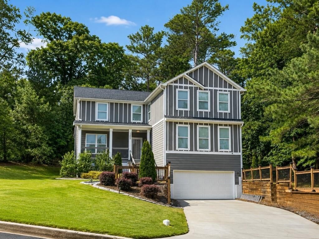 Property Photo:  655 Transit Circle  GA 30349 