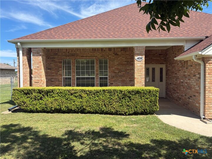 Property Photo: 408 Briarcroft Lane TX 76542