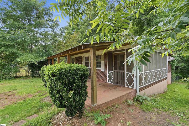 Property Photo:  216 Glenn Road  SC 29607 