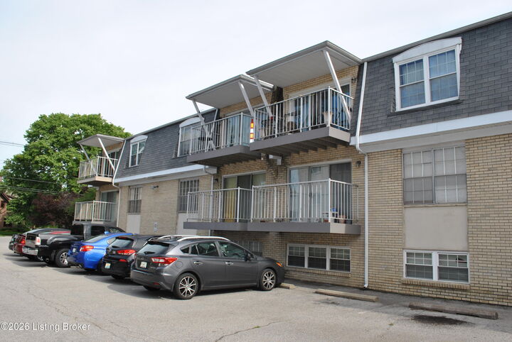 Property Photo:  165 Thierman Ln 303  KY 40207 