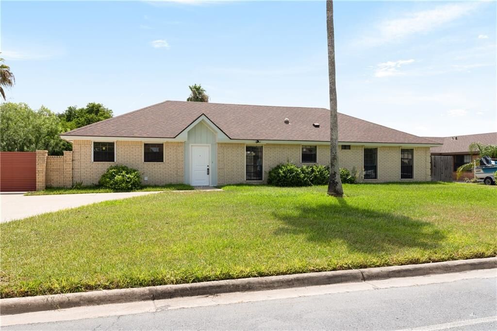 Property Photo:  318 Rancho Viejo Boulevard  TX 78526 