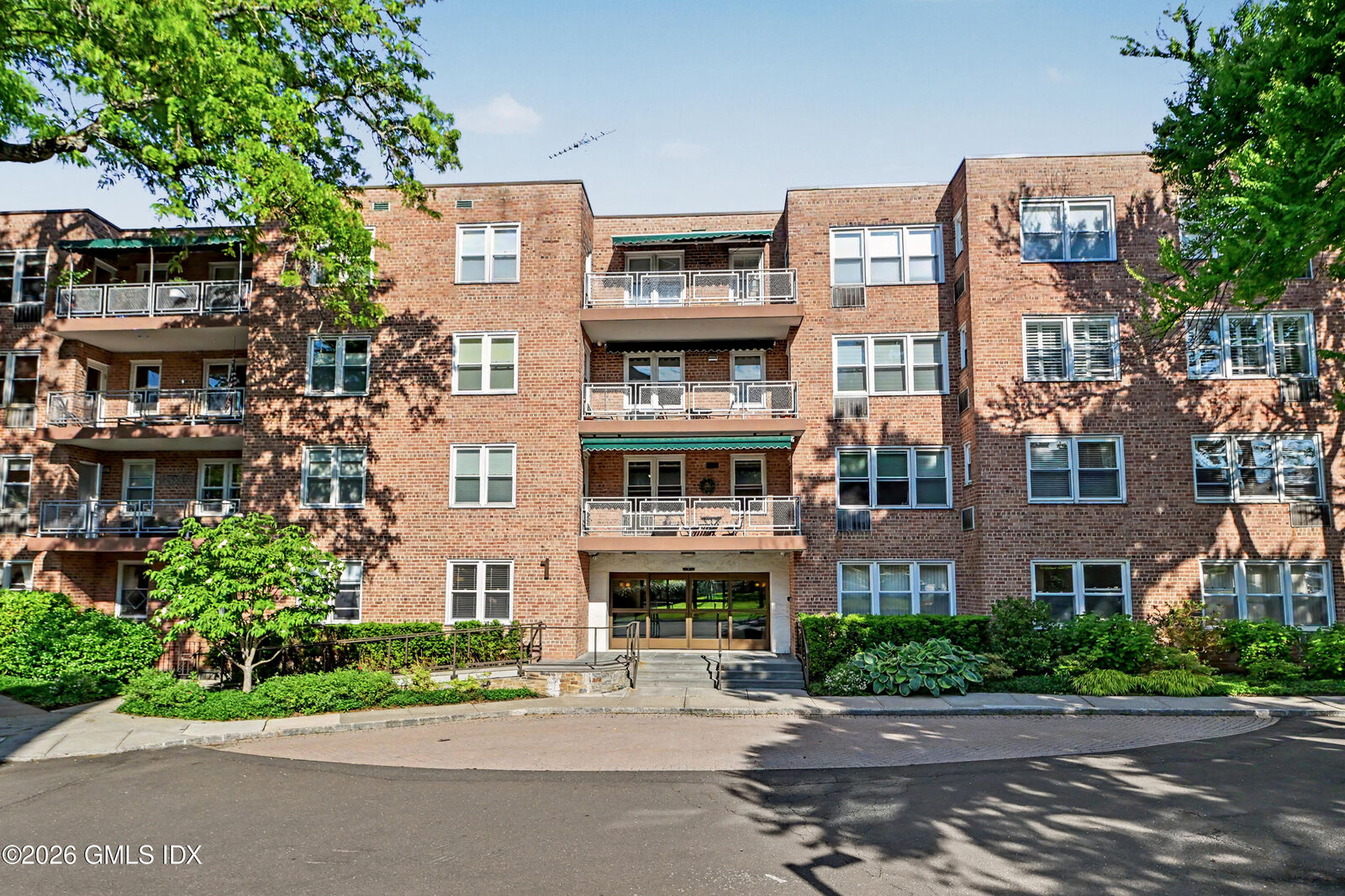 Property Photo:  1 Putnam Court 3C  CT 06830 
