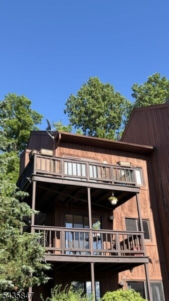 Property Photo:  4 Brandywine Ct 2  NJ 07462 