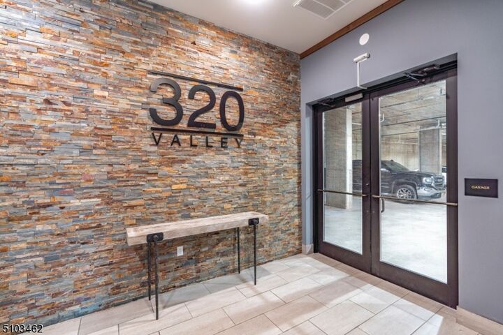 Property Photo:  320 Valley St 201  NJ 07079 