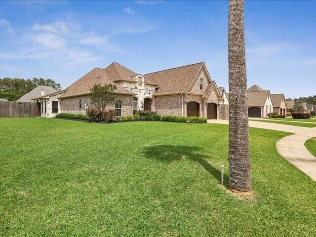 Property Photo:  100 Sir Cameron  TX 77657 