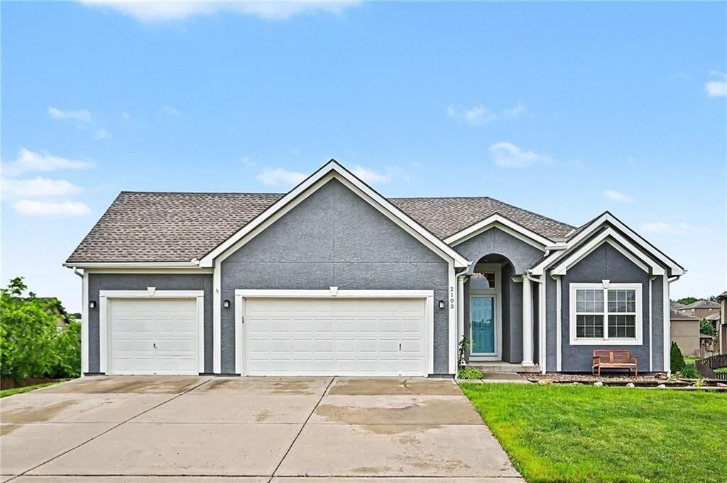 Property Photo:  2103 Joe Lane  MO 64060 