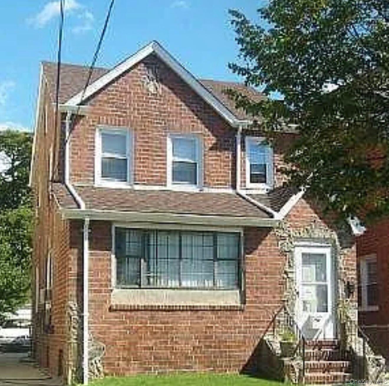Property Photo:  24125 144th Avenue 2nd Floor  NY 11422 