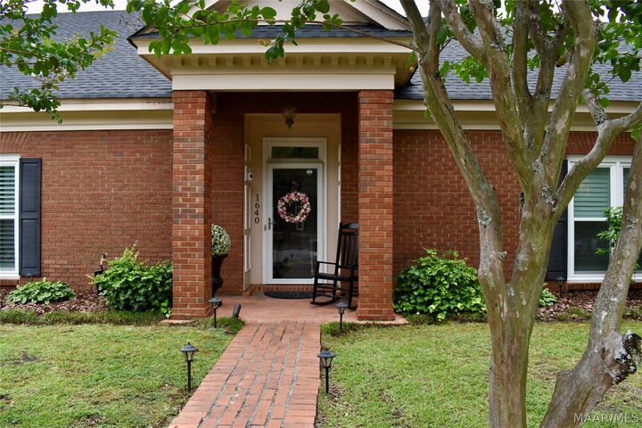 Property Photo: 1640 Cairnbrook Drive AL 36106