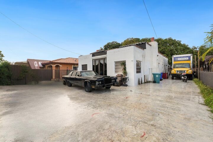 Property Photo:  1829 5th  FL 33125 