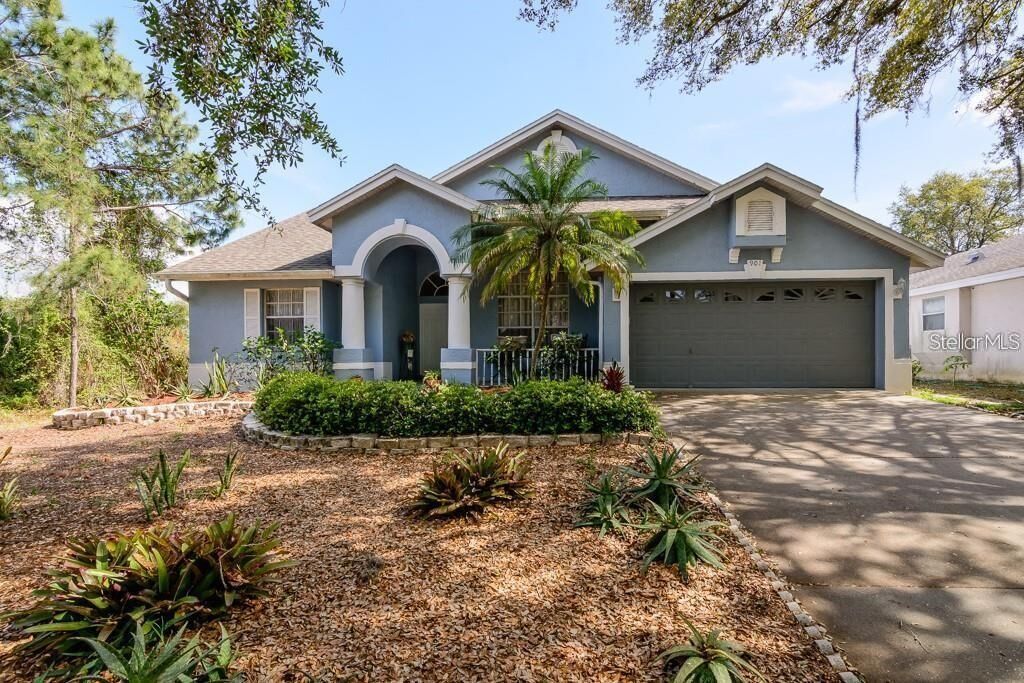 Property Photo: 901 Westwinds Boulevard FL 34689