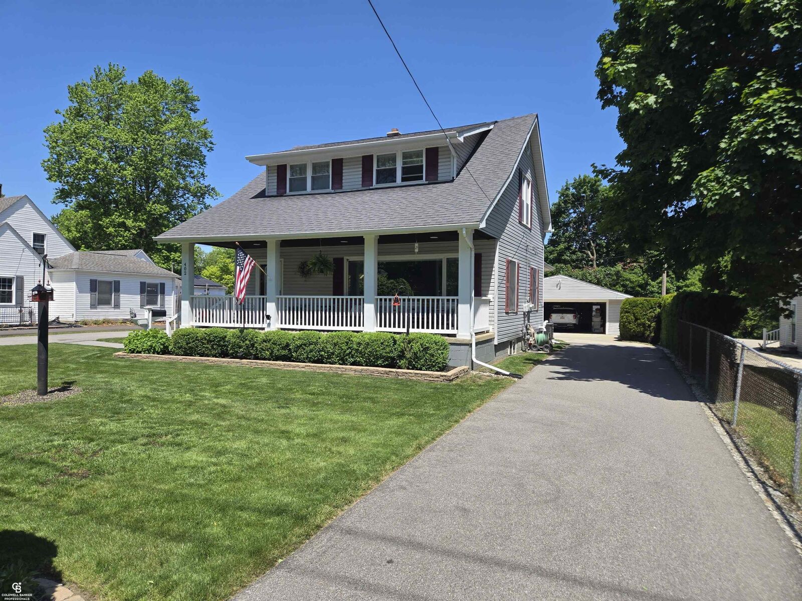 Property Photo:  402 Park Avenue  MI 48097 