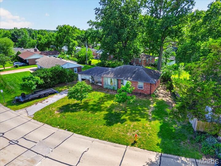 Property Photo:  711 Chopin Drive  MO 63122 
