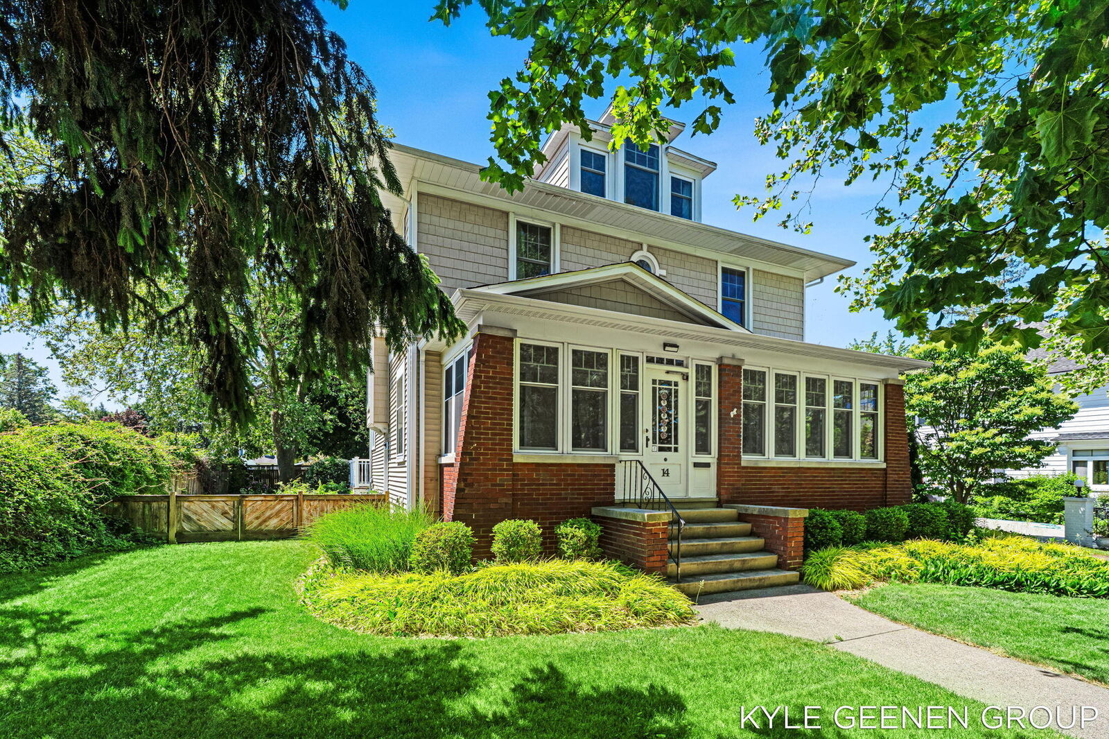 Property Photo: 14 E 24th Street MI 49423
